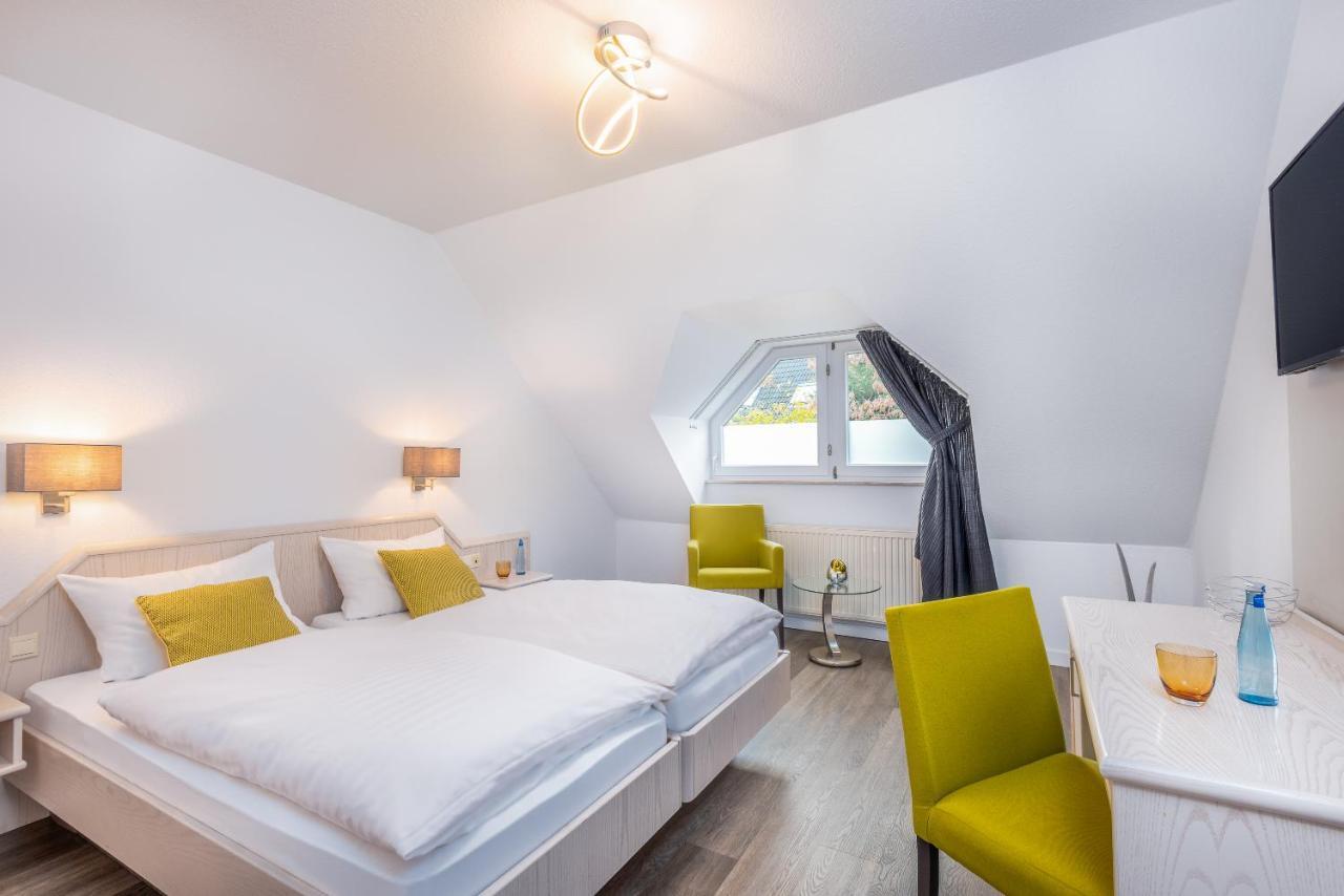 Hotel Zur Krone Meerbusch Esterno foto