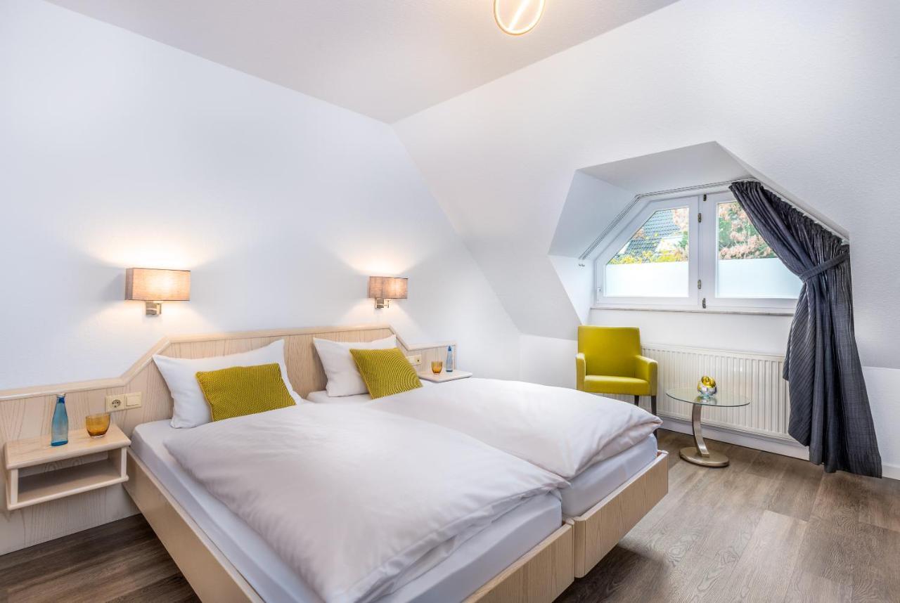 Hotel Zur Krone Meerbusch Esterno foto
