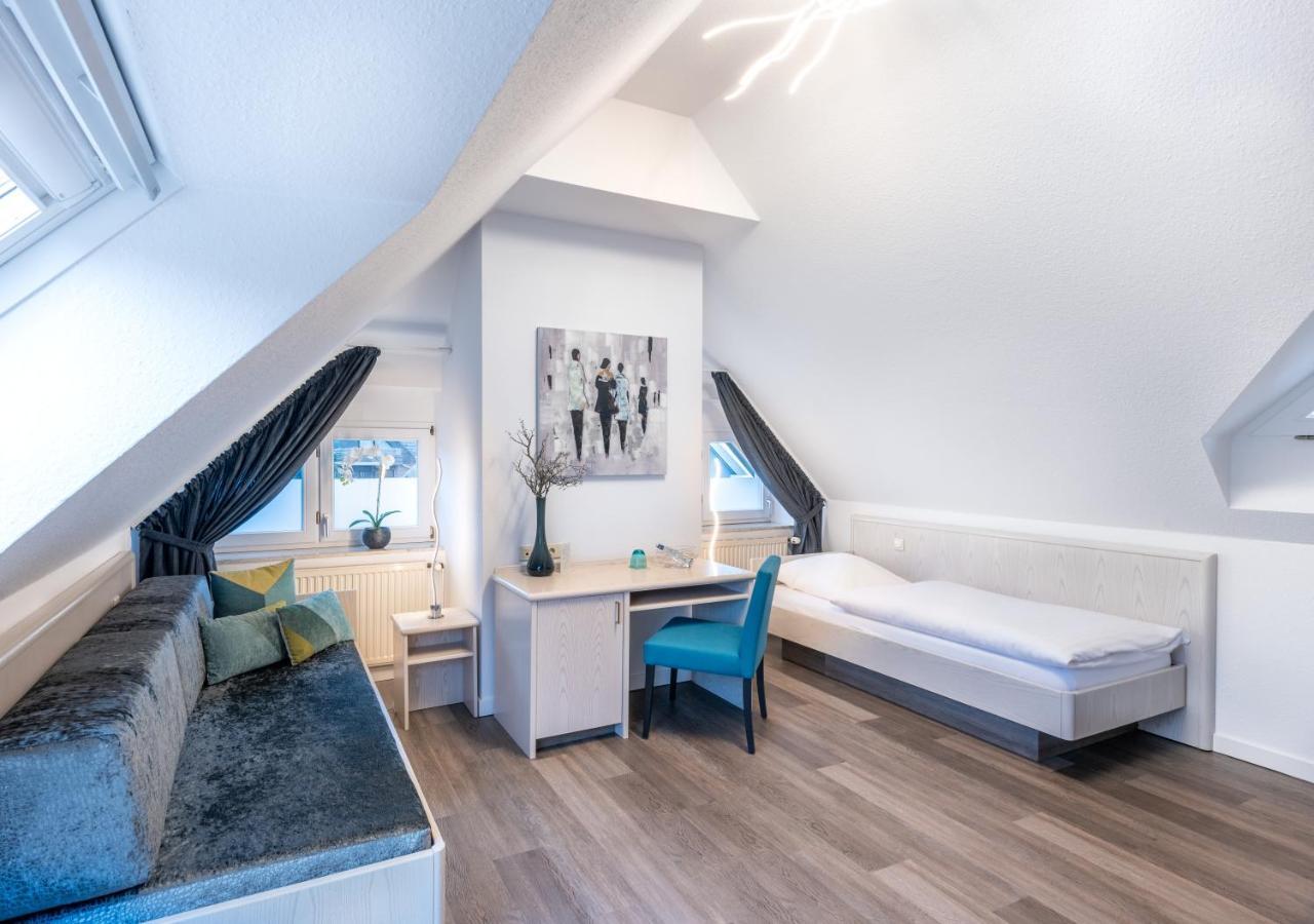 Hotel Zur Krone Meerbusch Esterno foto