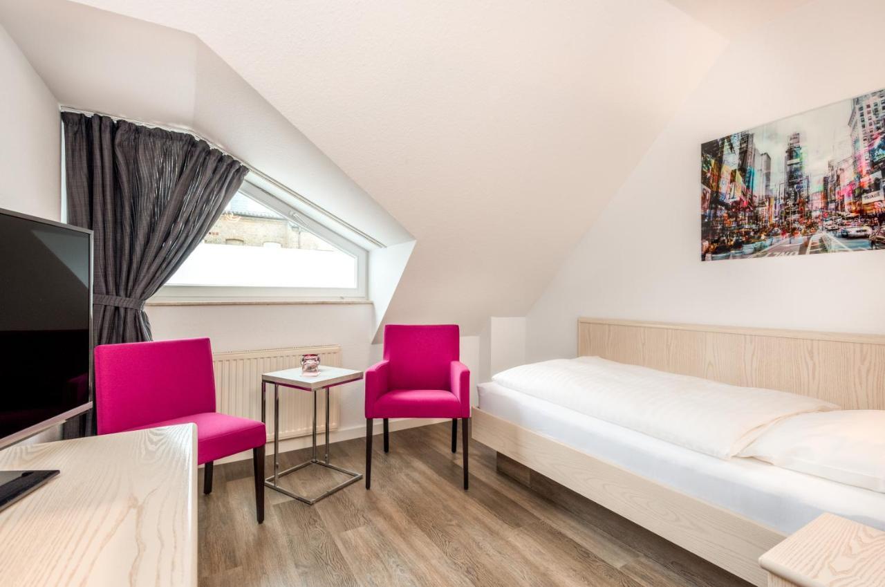 Hotel Zur Krone Meerbusch Esterno foto