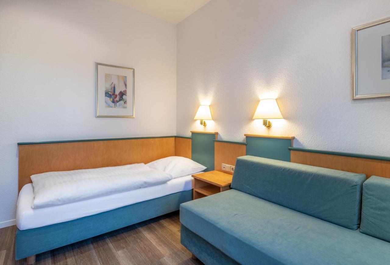 Hotel Zur Krone Meerbusch Esterno foto