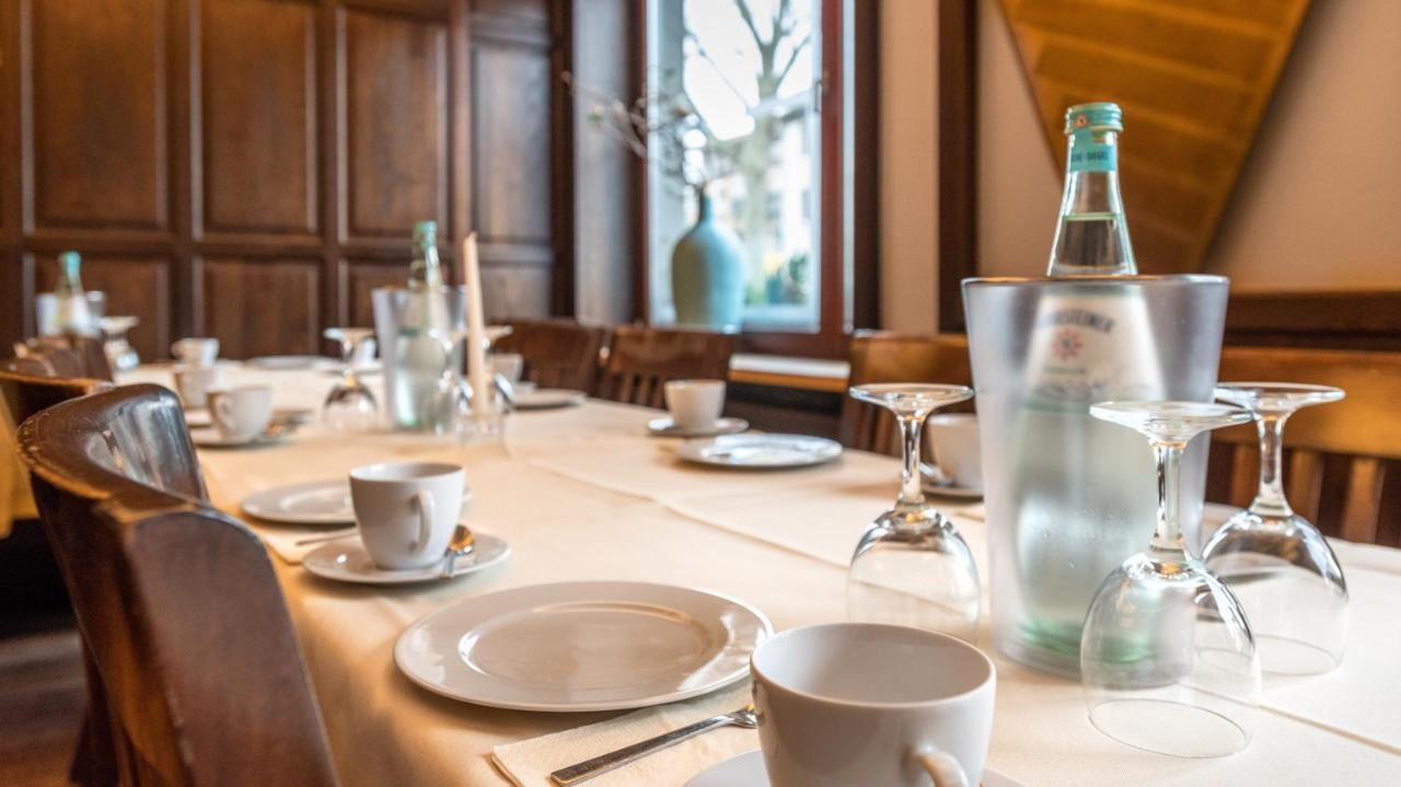 Hotel Zur Krone Meerbusch Esterno foto