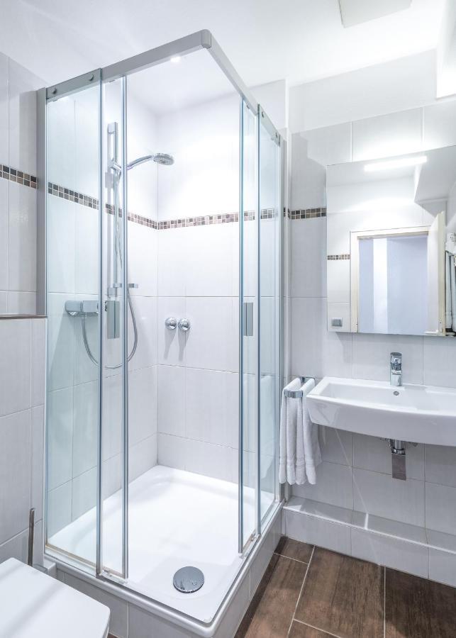 Hotel Zur Krone Meerbusch Esterno foto